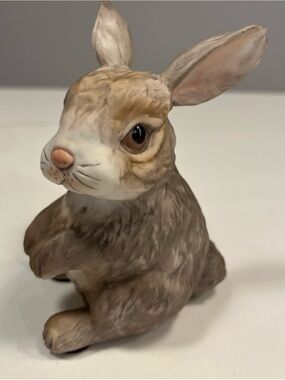 Boehm 400-86 Sitting Rabbit Fine Porcelain Figurine Retired USA Hand Painted